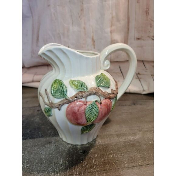 Omnibus japan pitcher red apple ceramic leaf - Picture 1 of 7